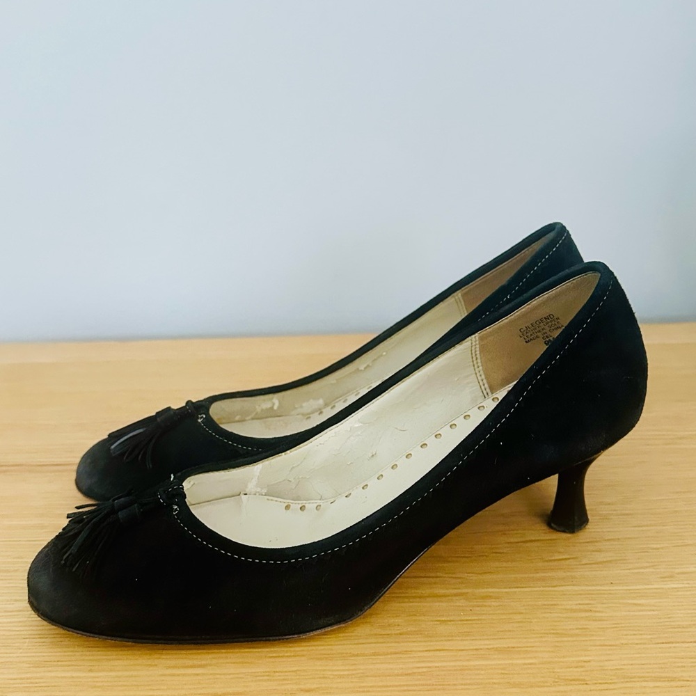 Vintage Circa Joan and David black suede kitten heels